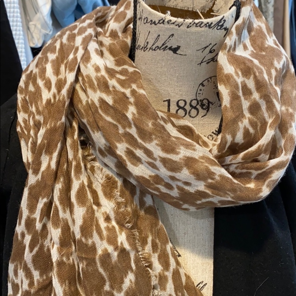 SCARF - Picture 2 of 3